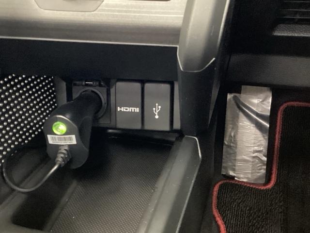 �t�r�a���͒[�q���Ă܂��B�t�r�a��������ڑ����ĉ��y�t�@�C���A�摜�t�@�C���A����t�@�C���Ȃǂ��i�r��ʂŊy���߂܂��@���ꕔ�̃f�B�X�v���C�I�[�f�B�I�A�b�c�`���[�i�[�̏ꍇ�͉��y�t�@�C���݂̂ƂȂ�܂�