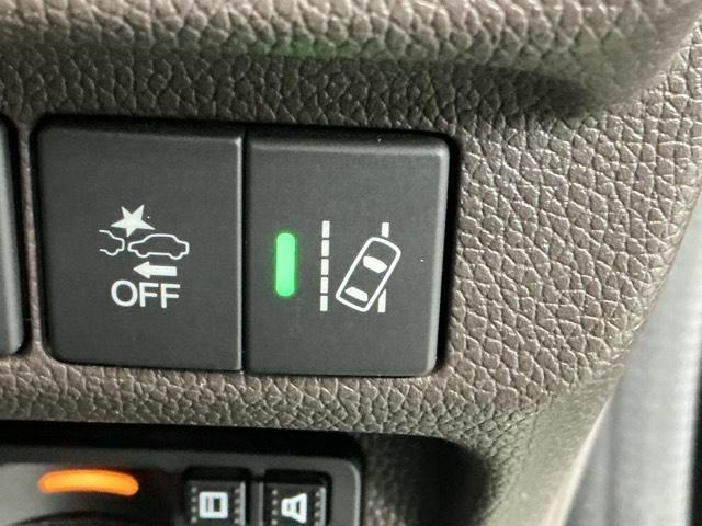 �H�O��E�}���@�\�͎Ԃ��Ԑ�����͂ݏo�������ȂƂ��ɎԐ����ɖ߂��悤�Ƀh���C�o�[�ւ��m�点���܂�