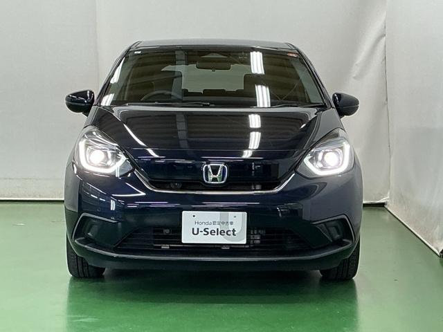 フィット ｅ：ＨＥＶホーム　ドラレコ　ナビ　Ｒカメラ　ブルートゥース　前後誤発進抑制機能　クリソナ　助手席エアバッグ　運転席エアバッグ　アイドリングストップ　ＬＥＤライト　ＵＳＢ接続　バックカメラ　ＡＢＳ　サイドエアバッグ（6枚目）