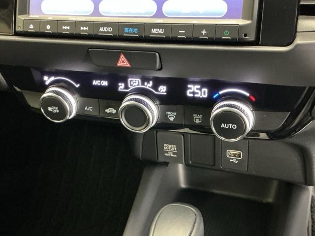 フィット ｅ：ＨＥＶホーム　ドラレコ　ナビ　Ｒカメラ　ブルートゥース　前後誤発進抑制機能　クリソナ　助手席エアバッグ　運転席エアバッグ　アイドリングストップ　ＬＥＤライト　ＵＳＢ接続　バックカメラ　ＡＢＳ　サイドエアバッグ（15枚目）