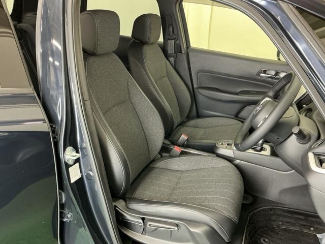 フィット ｅ：ＨＥＶホーム　ドラレコ　ナビ　Ｒカメラ　ブルートゥース　前後誤発進抑制機能　クリソナ　助手席エアバッグ　運転席エアバッグ　アイドリングストップ　ＬＥＤライト　ＵＳＢ接続　バックカメラ　ＡＢＳ　サイドエアバッグ（22枚目）