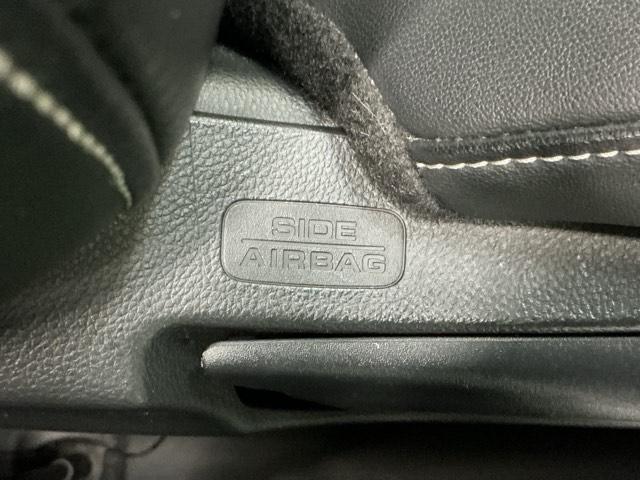 フィット ｅ：ＨＥＶホーム　ドラレコ　ナビ　Ｒカメラ　ブルートゥース　前後誤発進抑制機能　クリソナ　助手席エアバッグ　運転席エアバッグ　アイドリングストップ　ＬＥＤライト　ＵＳＢ接続　バックカメラ　ＡＢＳ　サイドエアバッグ（59枚目）