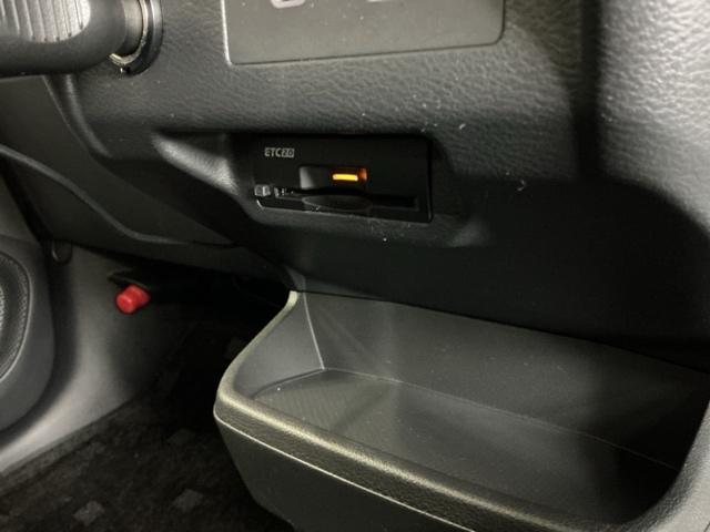 ｅＫクロス ＥＶ Ｐ　ナビ　ブルートゥース　フルセグＴＶ　地デジ　コーナーセンサー　アイドリングストップ　ＬＥＤライト　ＥＴＣ　オートライト　シートヒーター　フルオートエアコン　スマートキー　記録簿　盗難防止システム（12枚目）