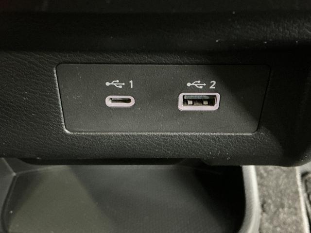 ｅＫクロス ＥＶ Ｐ　ナビ　ブルートゥース　フルセグＴＶ　地デジ　コーナーセンサー　アイドリングストップ　ＬＥＤライト　ＥＴＣ　オートライト　シートヒーター　フルオートエアコン　スマートキー　記録簿　盗難防止システム（17枚目）