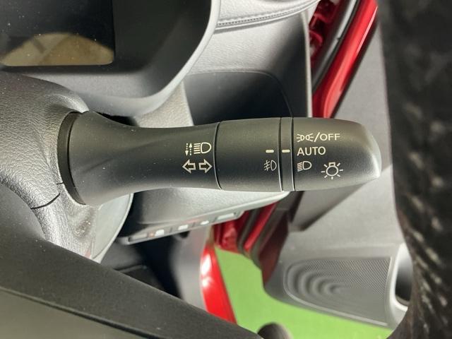 ｅＫクロス ＥＶ Ｐ　ナビ　ブルートゥース　フルセグＴＶ　地デジ　コーナーセンサー　アイドリングストップ　ＬＥＤライト　ＥＴＣ　オートライト　シートヒーター　フルオートエアコン　スマートキー　記録簿　盗難防止システム（21枚目）