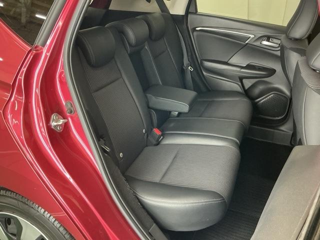 フィットハイブリッド Ｌホンダセンシング　ドラレコ　ナビ　Ｒカメラ　ブルートゥース　軽減ブレーキ　ＬＥＤ　サイドＳＲＳ　横滑り防止　ドライブレコーダー　フルセグテレビ　記録簿　パワーステアリング　盗難防止装置　オートクルーズ　ＥＴＣ車載器（20枚目）