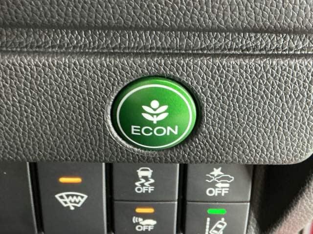 フィットハイブリッド Ｌホンダセンシング　ドラレコ　ナビ　Ｒカメラ　ブルートゥース　軽減ブレーキ　ＬＥＤ　サイドＳＲＳ　横滑り防止　ドライブレコーダー　フルセグテレビ　記録簿　パワーステアリング　盗難防止装置　オートクルーズ　ＥＴＣ車載器（25枚目）