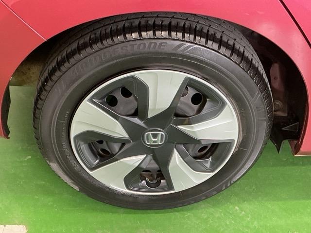 フィットハイブリッド Ｌホンダセンシング　ドラレコ　ナビ　Ｒカメラ　ブルートゥース　軽減ブレーキ　ＬＥＤ　サイドＳＲＳ　横滑り防止　ドライブレコーダー　フルセグテレビ　記録簿　パワーステアリング　盗難防止装置　オートクルーズ　ＥＴＣ車載器（31枚目）
