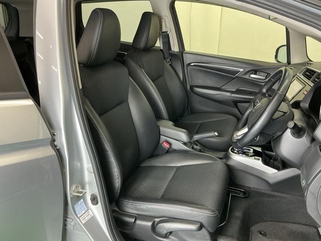 フィットハイブリッド Ｌパッケージ　ナビ　Ｒカメラ　ブルートゥース　フルセグ　サイドエアバック　ＤＶＤ再生　ＬＥＤ　ＥＣＯＮ　バックカメラ　オートクルーズコントロール　イモビライザー　ＥＴＣ　ＥＳＣ　ＡＵＴＯエアコン　ＡＢＳ　キーフリー（17枚目）