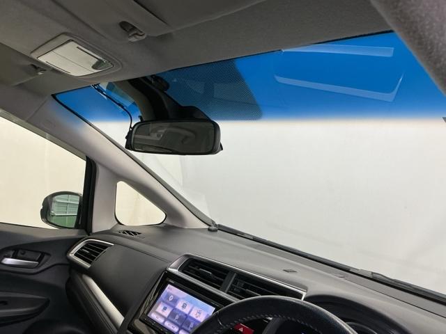 フィットハイブリッド Ｌパッケージ　ナビ　Ｒカメラ　ブルートゥース　フルセグ　サイドエアバック　ＤＶＤ再生　ＬＥＤ　ＥＣＯＮ　バックカメラ　オートクルーズコントロール　イモビライザー　ＥＴＣ　ＥＳＣ　ＡＵＴＯエアコン　ＡＢＳ　キーフリー（24枚目）