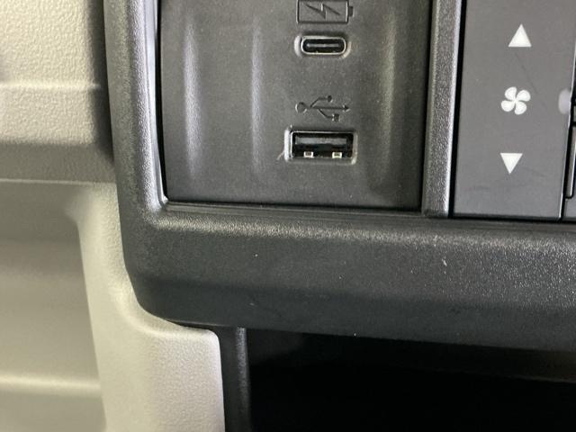 �t�r�a���͒[�q���Ă܂��B�t�r�a��������ڑ����ĉ��y�t�@�C���A�摜�t�@�C���A����t�@�C���Ȃǂ��i�r��ʂŊy���߂܂��@���ꕔ�̃f�B�X�v���C�I�[�f�B�I�A�b�c�`���[�i�[�̏ꍇ�͉��y�t�@�C���݂̂ƂȂ�܂�