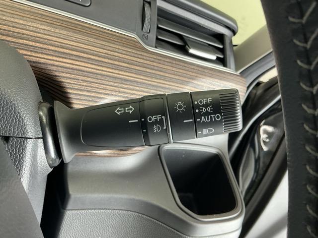 フリード クロスター・ホンダセンシング　ナビ　Ｒカメラ　ブルートゥース　フルセグ　両ＰＳＤ　ＵＳＢポート　地デジ　エアバック　Ｉストップ　ＶＳＡ　リヤカメラ　３列シート　整備記録簿　ＤＶＤ再生　イモビライザー　キーフリー　パワステ　クルコン（24枚目）