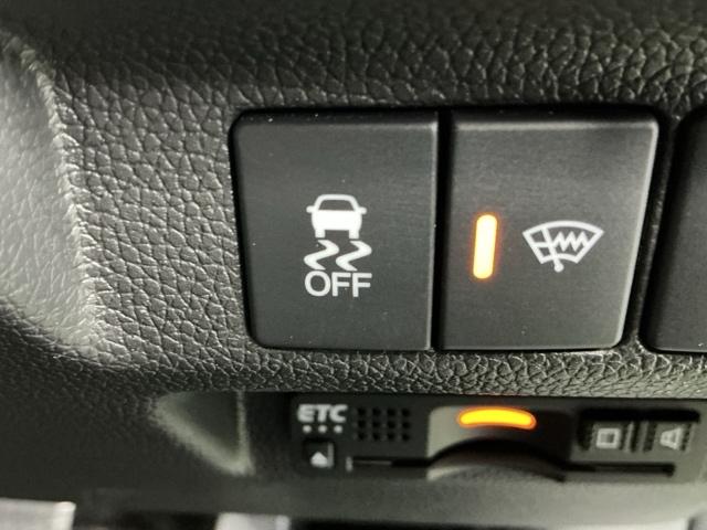 フリード クロスター・ホンダセンシング　ナビ　Ｒカメラ　ブルートゥース　フルセグ　両ＰＳＤ　ＵＳＢポート　地デジ　エアバック　Ｉストップ　ＶＳＡ　リヤカメラ　３列シート　整備記録簿　ＤＶＤ再生　イモビライザー　キーフリー　パワステ　クルコン（26枚目）