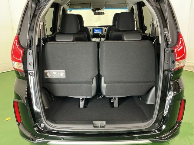 フリード クロスター・ホンダセンシング　ナビ　Ｒカメラ　ブルートゥース　フルセグ　両ＰＳＤ　ＵＳＢポート　地デジ　エアバック　Ｉストップ　ＶＳＡ　リヤカメラ　３列シート　整備記録簿　ＤＶＤ再生　イモビライザー　キーフリー　パワステ　クルコン（30枚目）