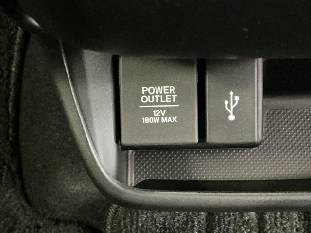 フリード クロスター・ホンダセンシング　ナビ　Ｒカメラ　ブルートゥース　フルセグ　両ＰＳＤ　ＵＳＢポート　地デジ　エアバック　Ｉストップ　ＶＳＡ　リヤカメラ　３列シート　整備記録簿　ＤＶＤ再生　イモビライザー　キーフリー　パワステ　クルコン（52枚目）