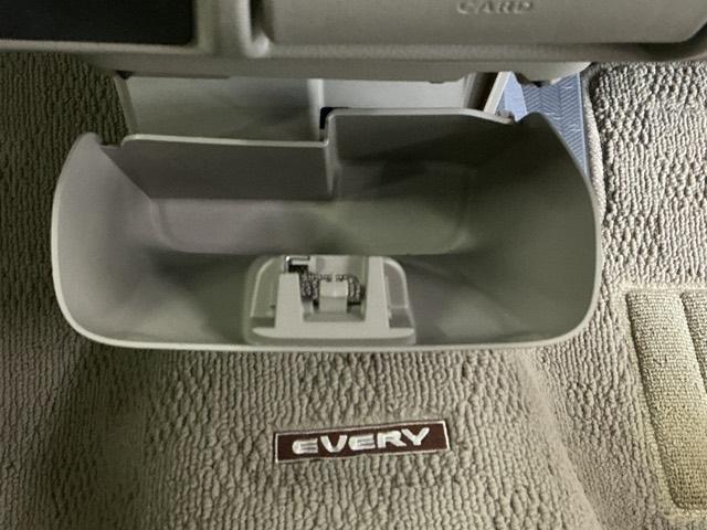 エブリイワゴン ＰＺターボ　ナビ　Ｒカメラ　ブルートゥース　フルセグ　Ｄカメラブレーキサポート　リアコーナーセンサー　助手席エアバック　運転席エアバック　セキュリティ　ＴＢ　ＤＶＤ再生　パワーウインドウ　ＡＡＣ　ＡＵＴＯライト（55枚目）