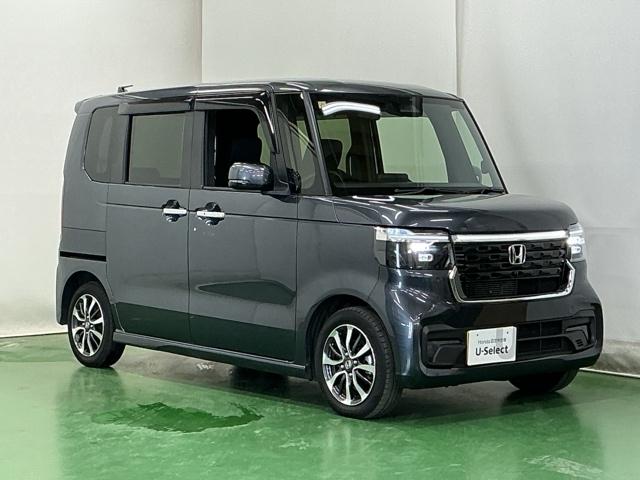 Ｎ－ＢＯＸカスタム ベースグレード　ディスプレイオーディオ　Ｒカメラ　ＵＳＢ　ＣＭＢＳ　ベンチシート　オートエアコン　スマートキ　ＬＥＤ　盗難防止装置　クルコン　バックカメラ　パワーステアリング　エアバッグ　ＥＳＣ　パワーウインドウ（7枚目）