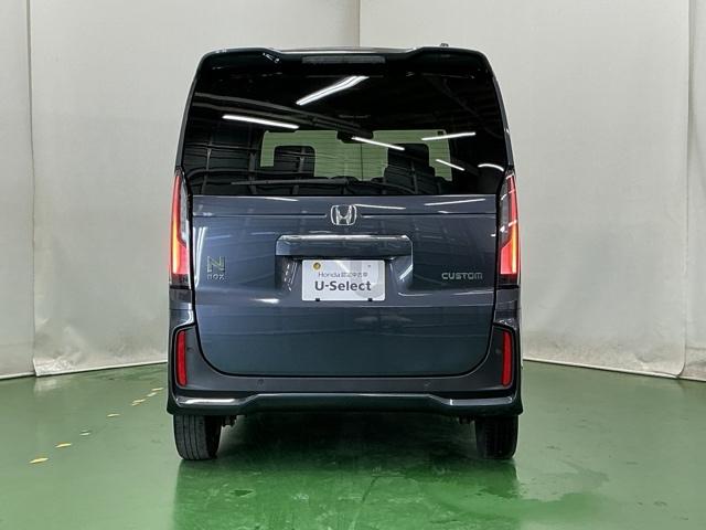 Ｎ－ＢＯＸカスタム ベースグレード　ディスプレイオーディオ　Ｒカメラ　ＵＳＢ　ＣＭＢＳ　ベンチシート　オートエアコン　スマートキ　ＬＥＤ　盗難防止装置　クルコン　バックカメラ　パワーステアリング　エアバッグ　ＥＳＣ　パワーウインドウ（9枚目）