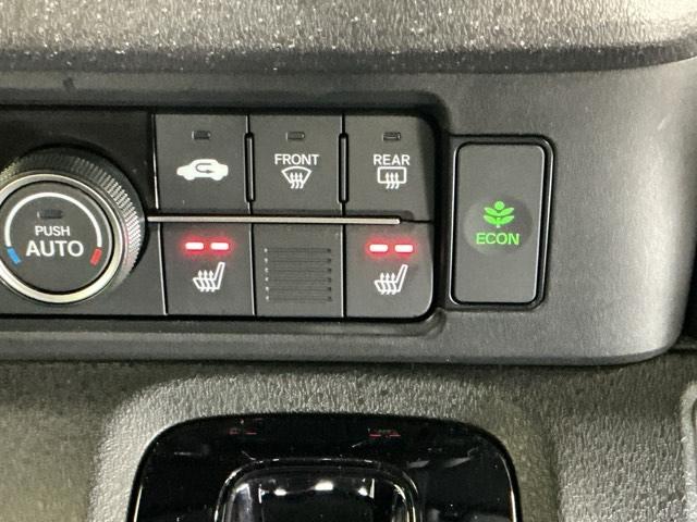 Ｎ－ＢＯＸカスタム ベースグレード　ディスプレイオーディオ　Ｒカメラ　ＵＳＢ　ＣＭＢＳ　ベンチシート　オートエアコン　スマートキ　ＬＥＤ　盗難防止装置　クルコン　バックカメラ　パワーステアリング　エアバッグ　ＥＳＣ　パワーウインドウ（13枚目）