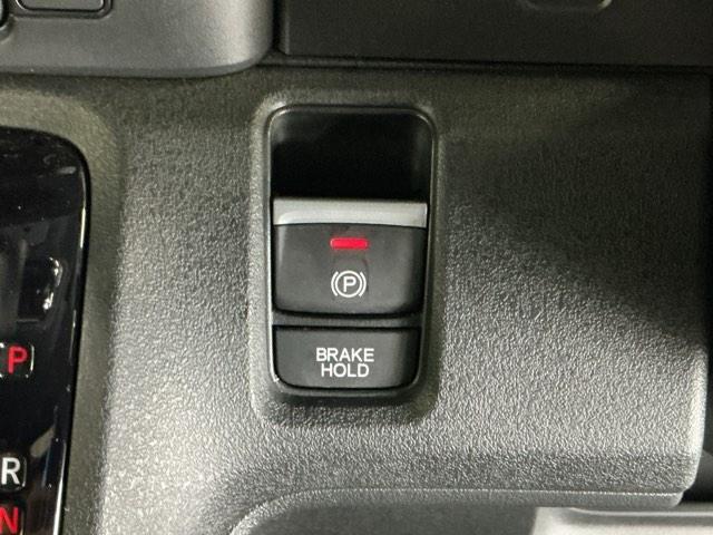 Ｎ－ＢＯＸカスタム ベースグレード　ディスプレイオーディオ　Ｒカメラ　ＵＳＢ　ＣＭＢＳ　ベンチシート　オートエアコン　スマートキ　ＬＥＤ　盗難防止装置　クルコン　バックカメラ　パワーステアリング　エアバッグ　ＥＳＣ　パワーウインドウ（15枚目）