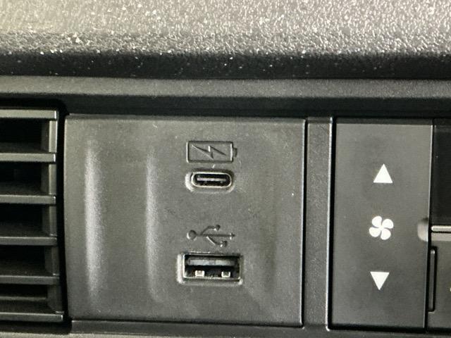 Ｎ－ＢＯＸカスタム ベースグレード　ディスプレイオーディオ　Ｒカメラ　ＵＳＢ　ＣＭＢＳ　ベンチシート　オートエアコン　スマートキ　ＬＥＤ　盗難防止装置　クルコン　バックカメラ　パワーステアリング　エアバッグ　ＥＳＣ　パワーウインドウ（19枚目）