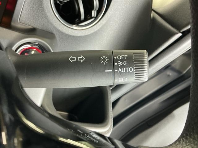 Ｎ－ＢＯＸカスタム ベースグレード　ディスプレイオーディオ　Ｒカメラ　ＵＳＢ　ＣＭＢＳ　ベンチシート　オートエアコン　スマートキ　ＬＥＤ　盗難防止装置　クルコン　バックカメラ　パワーステアリング　エアバッグ　ＥＳＣ　パワーウインドウ（23枚目）