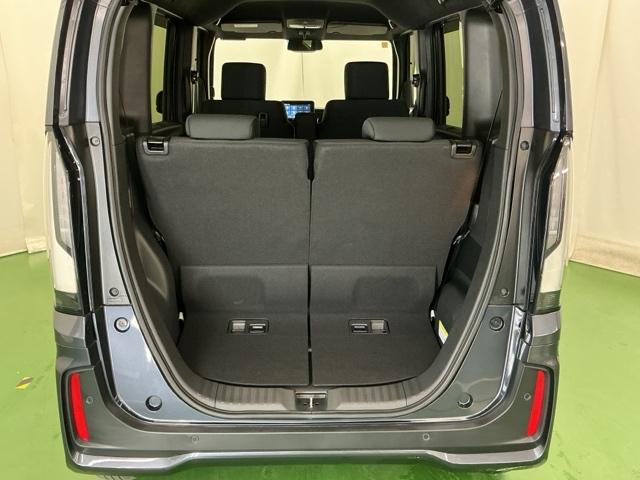 Ｎ－ＢＯＸカスタム ベースグレード　ディスプレイオーディオ　Ｒカメラ　ＵＳＢ　ＣＭＢＳ　ベンチシート　オートエアコン　スマートキ　ＬＥＤ　盗難防止装置　クルコン　バックカメラ　パワーステアリング　エアバッグ　ＥＳＣ　パワーウインドウ（26枚目）