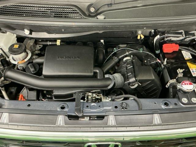 Ｎ－ＢＯＸカスタム ベースグレード　ディスプレイオーディオ　Ｒカメラ　ＵＳＢ　ＣＭＢＳ　ベンチシート　オートエアコン　スマートキ　ＬＥＤ　盗難防止装置　クルコン　バックカメラ　パワーステアリング　エアバッグ　ＥＳＣ　パワーウインドウ（28枚目）