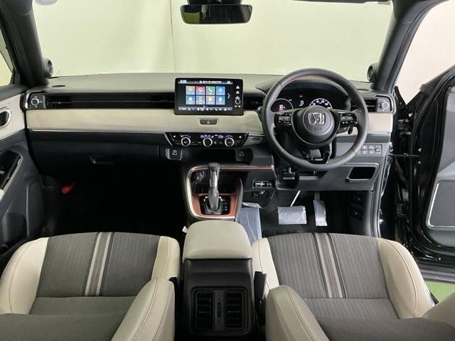 ヴェゼル ｅ：ＨＥＶＰＬａＹ　ナビ　Ｒカメラ　ブルートゥース　フルセグ　衝突被害軽減ブレーキ　カーテンエアバッグ　盗難防止装置　アイドルストップ　Ｐセンサー　ＡＢＳ　ＥＳＣ　フルオートエアコン　シートヒータ　エアバッグ　Ａライト（2枚目）