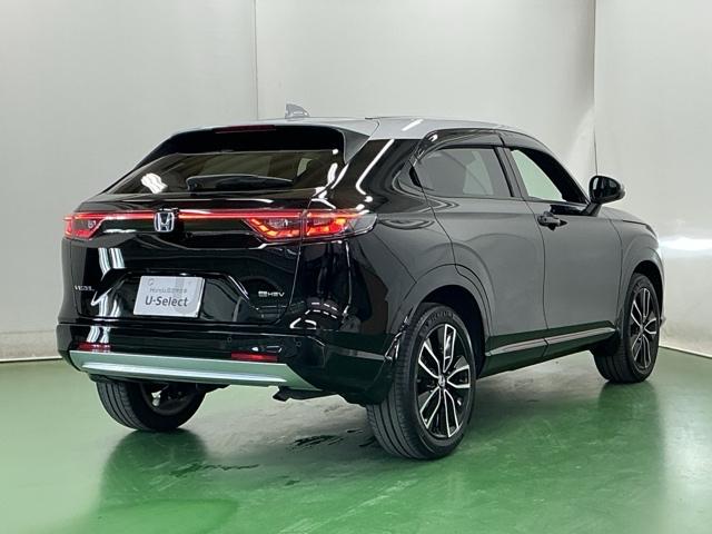 ヴェゼル ｅ：ＨＥＶＰＬａＹ　ナビ　Ｒカメラ　ブルートゥース　フルセグ　衝突被害軽減ブレーキ　カーテンエアバッグ　盗難防止装置　アイドルストップ　Ｐセンサー　ＡＢＳ　ＥＳＣ　フルオートエアコン　シートヒータ　エアバッグ　Ａライト（9枚目）