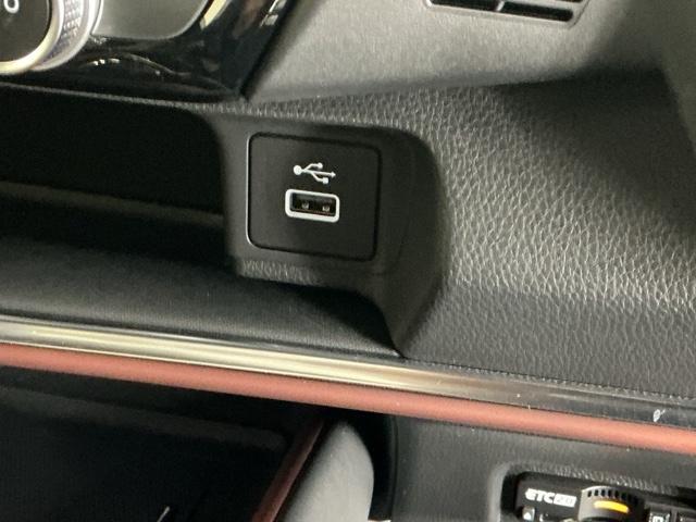 ヴェゼル ｅ：ＨＥＶＰＬａＹ　ナビ　Ｒカメラ　ブルートゥース　フルセグ　衝突被害軽減ブレーキ　カーテンエアバッグ　盗難防止装置　アイドルストップ　Ｐセンサー　ＡＢＳ　ＥＳＣ　フルオートエアコン　シートヒータ　エアバッグ　Ａライト（20枚目）