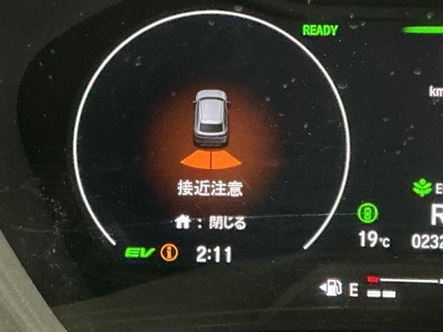 ヴェゼル ｅ：ＨＥＶＰＬａＹ　ナビ　Ｒカメラ　ブルートゥース　フルセグ　衝突被害軽減ブレーキ　カーテンエアバッグ　盗難防止装置　アイドルストップ　Ｐセンサー　ＡＢＳ　ＥＳＣ　フルオートエアコン　シートヒータ　エアバッグ　Ａライト（25枚目）