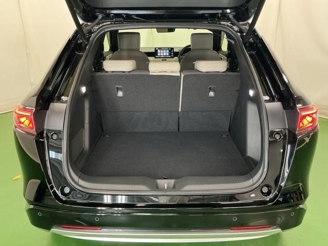 ヴェゼル ｅ：ＨＥＶＰＬａＹ　ナビ　Ｒカメラ　ブルートゥース　フルセグ　衝突被害軽減ブレーキ　カーテンエアバッグ　盗難防止装置　アイドルストップ　Ｐセンサー　ＡＢＳ　ＥＳＣ　フルオートエアコン　シートヒータ　エアバッグ　Ａライト（33枚目）