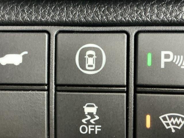 ヴェゼル ｅ：ＨＥＶＰＬａＹ　ナビ　Ｒカメラ　ブルートゥース　フルセグ　衝突被害軽減ブレーキ　カーテンエアバッグ　盗難防止装置　アイドルストップ　Ｐセンサー　ＡＢＳ　ＥＳＣ　フルオートエアコン　シートヒータ　エアバッグ　Ａライト（55枚目）