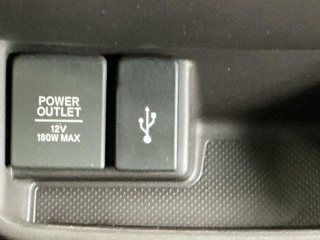 フリードハイブリッド ハイブリッド・Ｇホンダセンシング　ドラレコ　ナビ　Ｒカメラ　ブルートゥース　クルーズＣ　ＤＶＤ視聴　ＵＳＢ接続　ブレーキサポート　ＬＥＤヘットライト　Ｗエアバック　記録簿付き　バックモニタ　アイストップ　地デジフルセグ　キーレス　３列（20枚目）