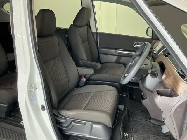 フリードハイブリッド ハイブリッド・Ｇホンダセンシング　ドラレコ　ナビ　Ｒカメラ　ブルートゥース　クルーズＣ　ＤＶＤ視聴　ＵＳＢ接続　ブレーキサポート　ＬＥＤヘットライト　Ｗエアバック　記録簿付き　バックモニタ　アイストップ　地デジフルセグ　キーレス　３列（21枚目）