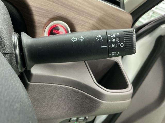 フリードハイブリッド ハイブリッド・Ｇホンダセンシング　ドラレコ　ナビ　Ｒカメラ　ブルートゥース　クルーズＣ　ＤＶＤ視聴　ＵＳＢ接続　ブレーキサポート　ＬＥＤヘットライト　Ｗエアバック　記録簿付き　バックモニタ　アイストップ　地デジフルセグ　キーレス　３列（25枚目）