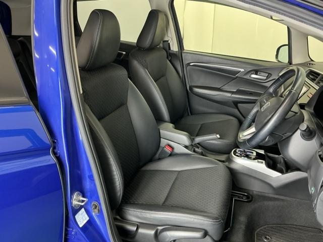 フィットハイブリッド Lパッケージ ナビ Rカメラ ブルートゥース フルセグ 横滑防止 カーテンエアバック DVD視聴 ETC車載器 ECOモード 助手席エアバック クルーズコントロール LEDヘッドライト エアコン エアバック(17枚目)