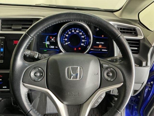 フィットハイブリッド Lパッケージ ナビ Rカメラ ブルートゥース フルセグ 横滑防止 カーテンエアバック DVD視聴 ETC車載器 ECOモード 助手席エアバック クルーズコントロール LEDヘッドライト エアコン エアバック(19枚目)