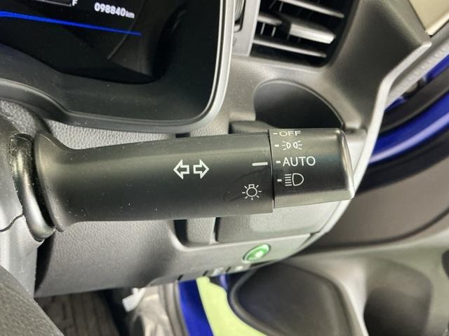 フィットハイブリッド Lパッケージ ナビ Rカメラ ブルートゥース フルセグ 横滑防止 カーテンエアバック DVD視聴 ETC車載器 ECOモード 助手席エアバック クルーズコントロール LEDヘッドライト エアコン エアバック(20枚目)