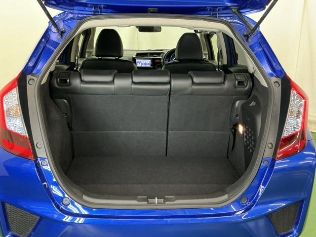 フィットハイブリッド Lパッケージ ナビ Rカメラ ブルートゥース フルセグ 横滑防止 カーテンエアバック DVD視聴 ETC車載器 ECOモード 助手席エアバック クルーズコントロール LEDヘッドライト エアコン エアバック(24枚目)