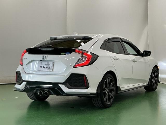 ��^�e�[���Q�[�g�X�|�C���[�����Ńt�H�������X�^�C���b�V���ɂ��Ă��܂��B�������s���ɂ͑��s���萫�\�ɗD��Ă��āA��R��ɂ��傫���v�����܂�