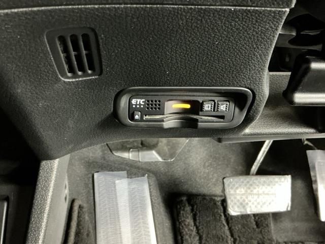 ヴェゼル ハイブリッドＸ・ホンダセンシング　ナビ　Ｒカメラ　ブルートゥース　フルセグ　地デジＴＶ　アクティブクルーズコントロール　リアカメラ　サイドカーテンエアバック　スマートキープッシュスタート　ＵＳＢポート　ＬＥＤヘッドライト　ＤＶＤ再生（13枚目）