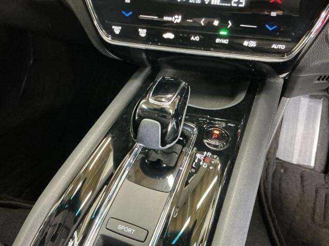 ヴェゼル ハイブリッドＸ・ホンダセンシング　ナビ　Ｒカメラ　ブルートゥース　フルセグ　地デジＴＶ　アクティブクルーズコントロール　リアカメラ　サイドカーテンエアバック　スマートキープッシュスタート　ＵＳＢポート　ＬＥＤヘッドライト　ＤＶＤ再生（16枚目）