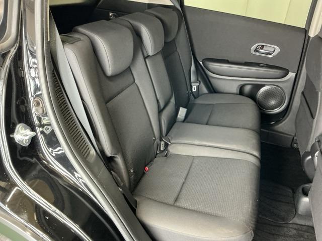 ヴェゼル ハイブリッドＸ・ホンダセンシング　ナビ　Ｒカメラ　ブルートゥース　フルセグ　地デジＴＶ　アクティブクルーズコントロール　リアカメラ　サイドカーテンエアバック　スマートキープッシュスタート　ＵＳＢポート　ＬＥＤヘッドライト　ＤＶＤ再生（20枚目）