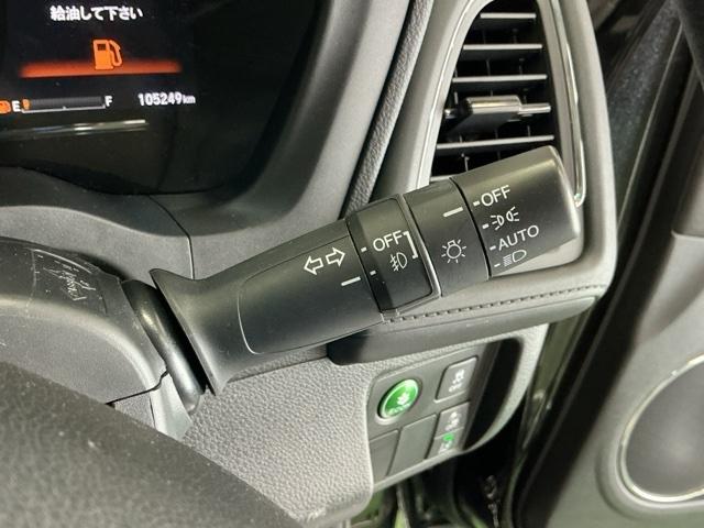 ヴェゼル ハイブリッドＸ・ホンダセンシング　ナビ　Ｒカメラ　ブルートゥース　フルセグ　地デジＴＶ　アクティブクルーズコントロール　リアカメラ　サイドカーテンエアバック　スマートキープッシュスタート　ＵＳＢポート　ＬＥＤヘッドライト　ＤＶＤ再生（22枚目）