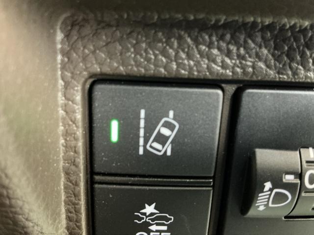 �H�O��E�}���@�\�͎Ԃ��Ԑ�����͂ݏo�������ȂƂ��ɎԐ����ɖ߂��悤�Ƀh���C�o�[�ւ��m�点���܂�