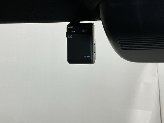 N-BOXカスタム ベースグレード ドラレコ ナビ Rカメラ ブルートゥース Pソナー レーダーブレーキサポート ETC装備 定期点検記録簿 地デジ対応 サイドエアバック Sヒータ スマートキー&プッシュスタート 横滑り防止 USB(13枚目)