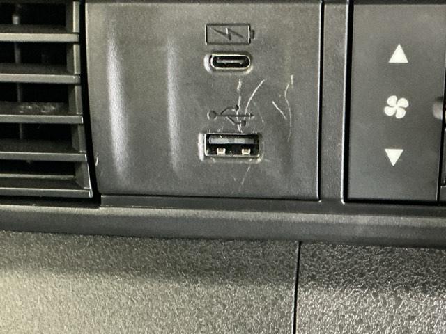 N-BOXカスタム ベースグレード ドラレコ ナビ Rカメラ ブルートゥース Pソナー レーダーブレーキサポート ETC装備 定期点検記録簿 地デジ対応 サイドエアバック Sヒータ スマートキー&プッシュスタート 横滑り防止 USB(18枚目)