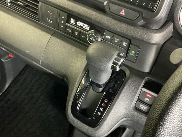 N-BOXカスタム ベースグレード ドラレコ ナビ Rカメラ ブルートゥース Pソナー レーダーブレーキサポート ETC装備 定期点検記録簿 地デジ対応 サイドエアバック Sヒータ スマートキー&プッシュスタート 横滑り防止 USB(21枚目)